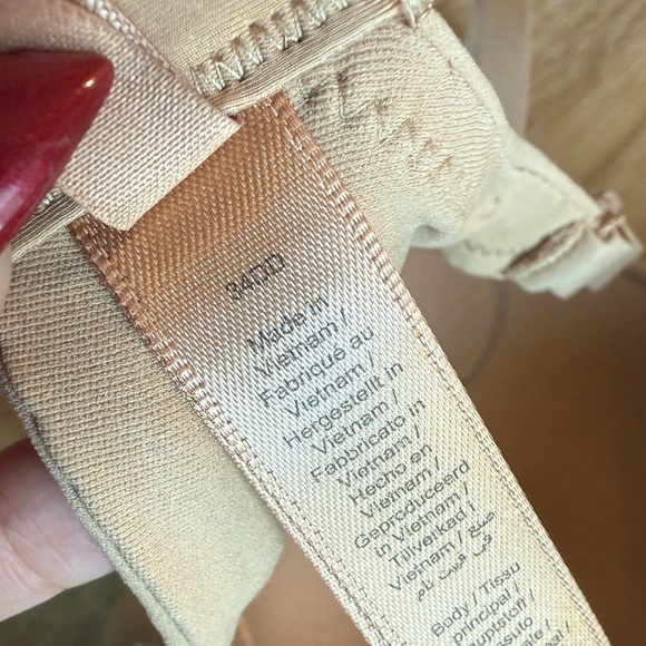 NEW without tags - SKIMS bras set of two 34DD - Picture 3 of 4